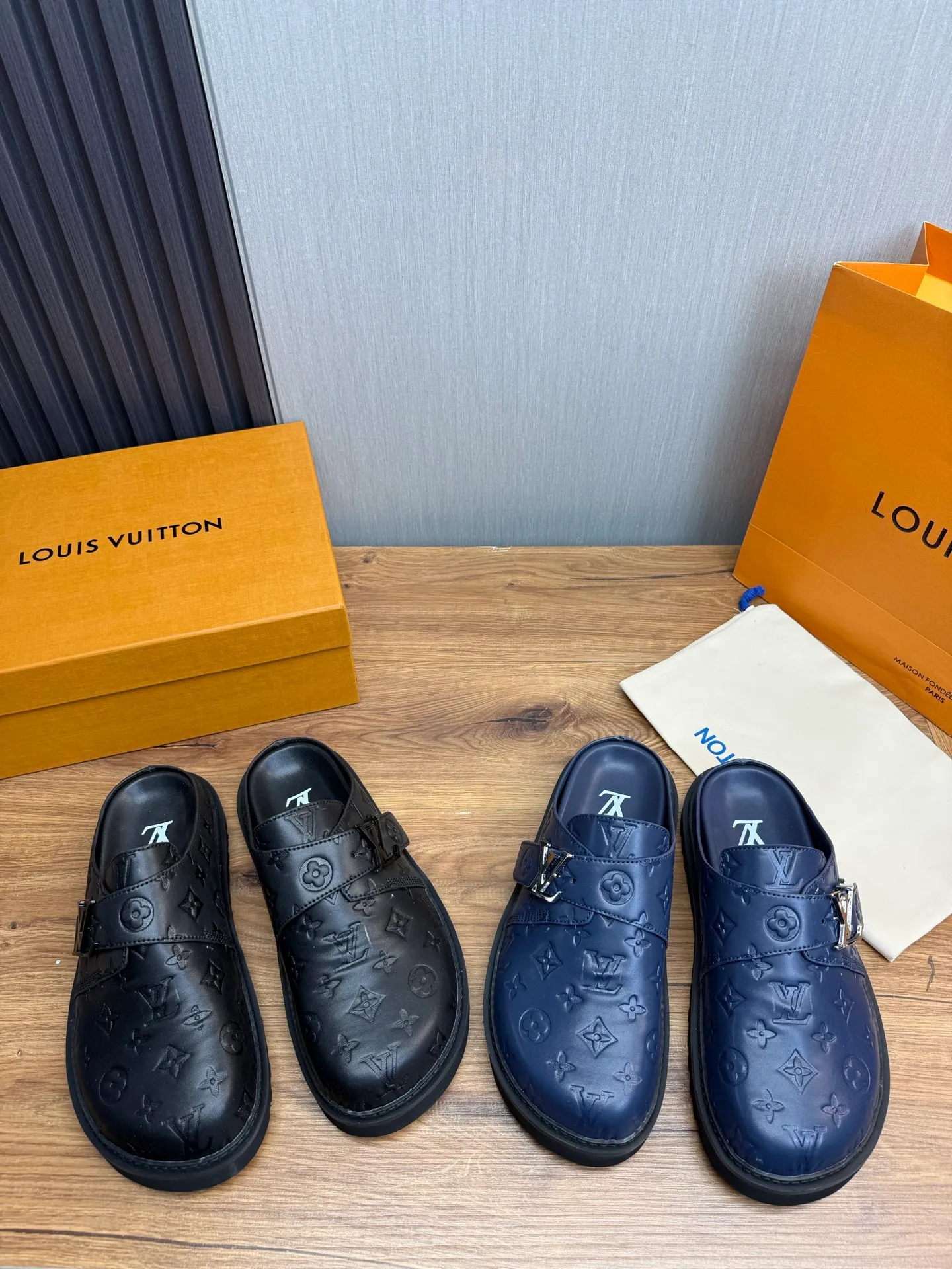Men's men's shoes 460💰 Lv. Popular couple slippers hot sale🩷💚 🩴Official website one to one production 35-45 sizes 45 46 🉑️Customized!